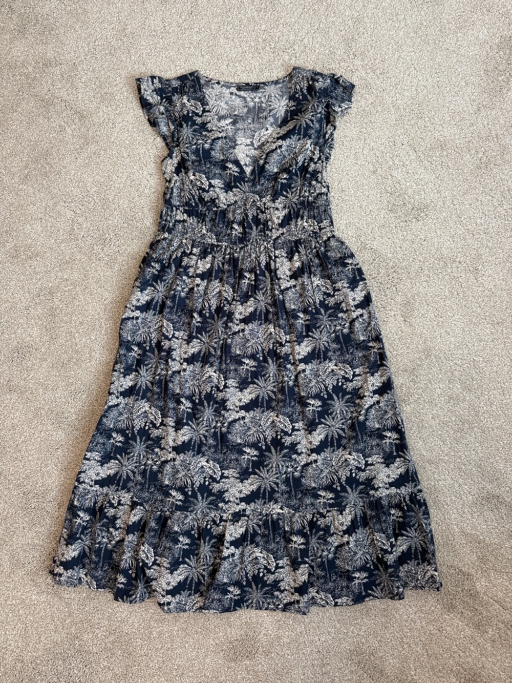 Vineyard Vines Navy and White Tropical Print Midi Dress - Like New - Picture 9 of 13